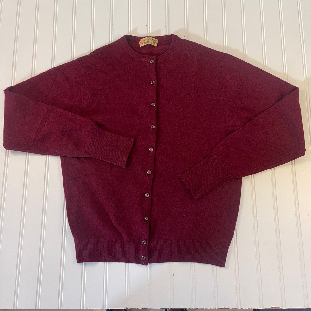 Vintage Barrie for W. Bill Ltd Scotland 100% Cashmere Cardigan Burgundy 36 FLAWS